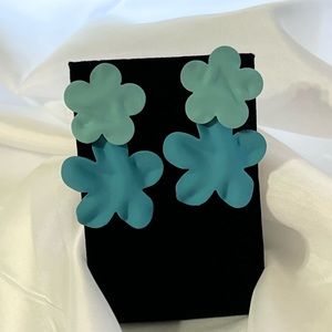 Textured flower earring